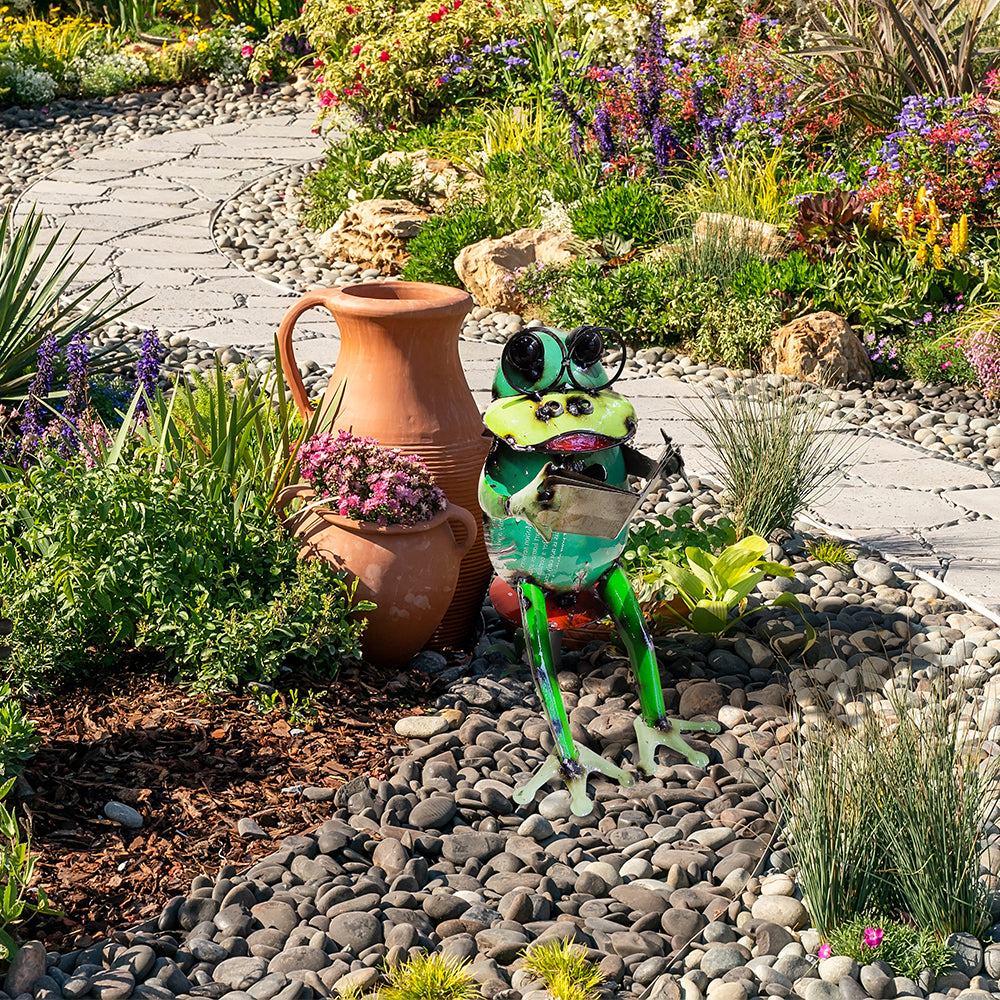 Relaxing Frog Reading - seating